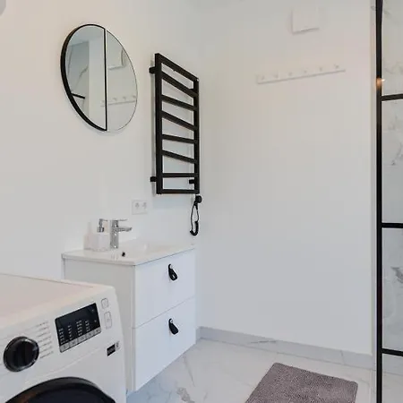 Willa Namas Su Privaciu Baseinu Ir Jacuzzi!